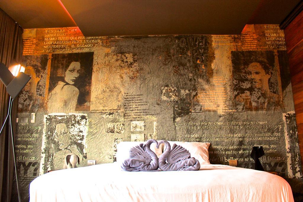 Little Paris Phuket Apartment Bagian luar foto