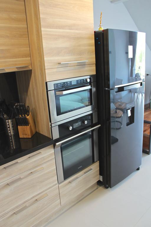 Little Paris Phuket Apartment Bagian luar foto