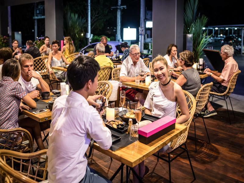 Little Paris Phuket Apartment Bagian luar foto