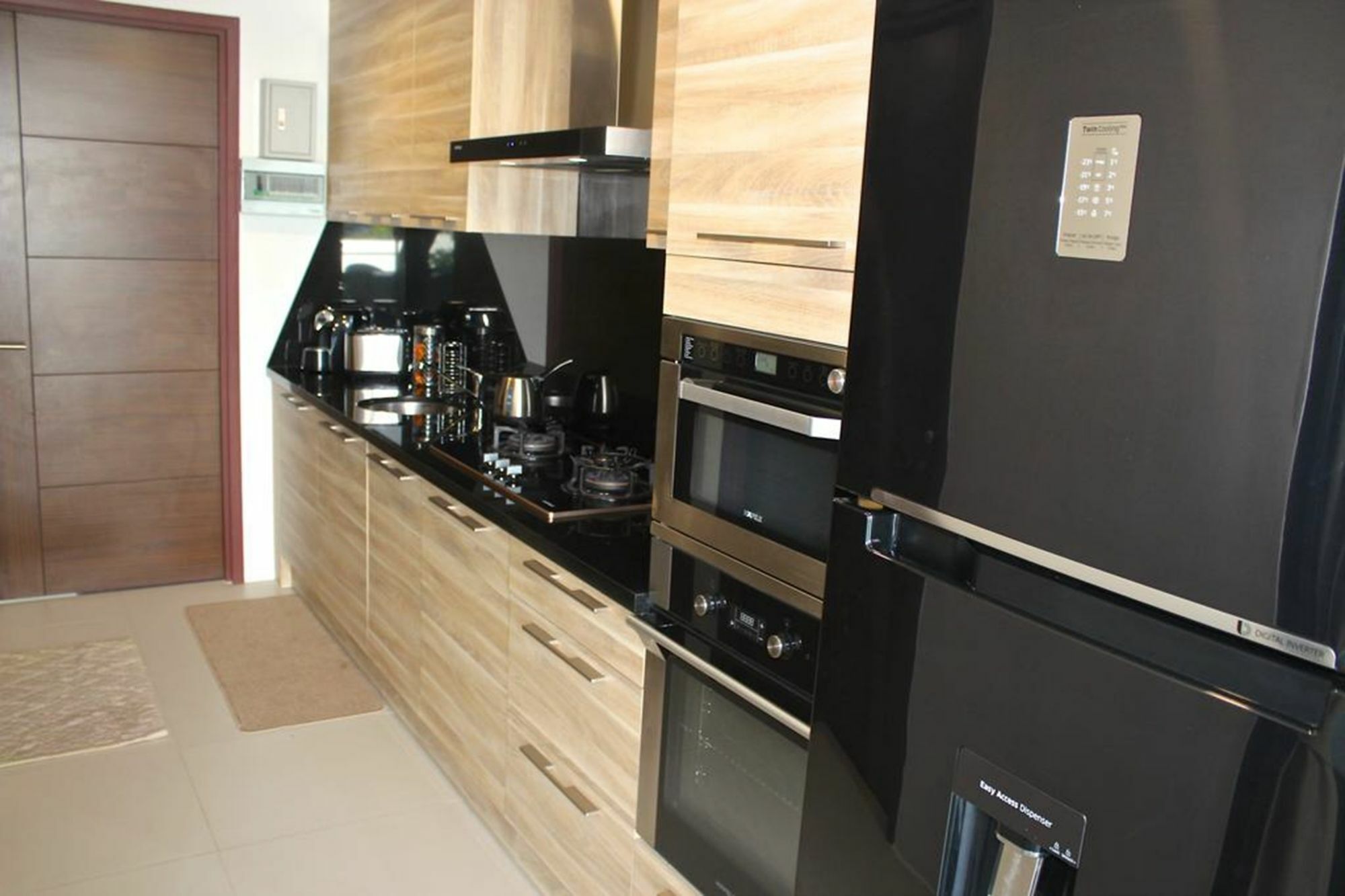 Little Paris Phuket Apartment Bagian luar foto