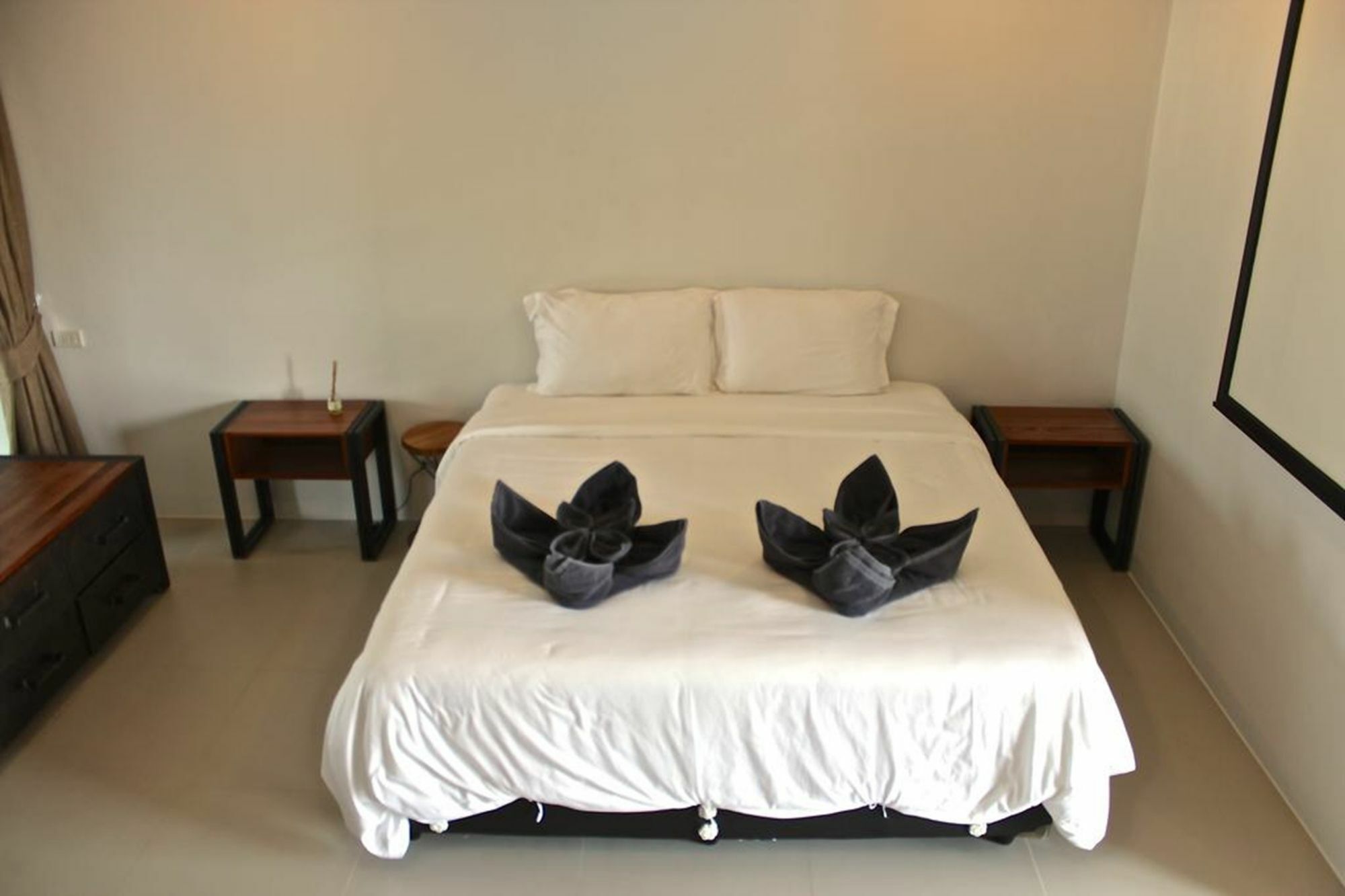 Little Paris Phuket Apartment Bagian luar foto