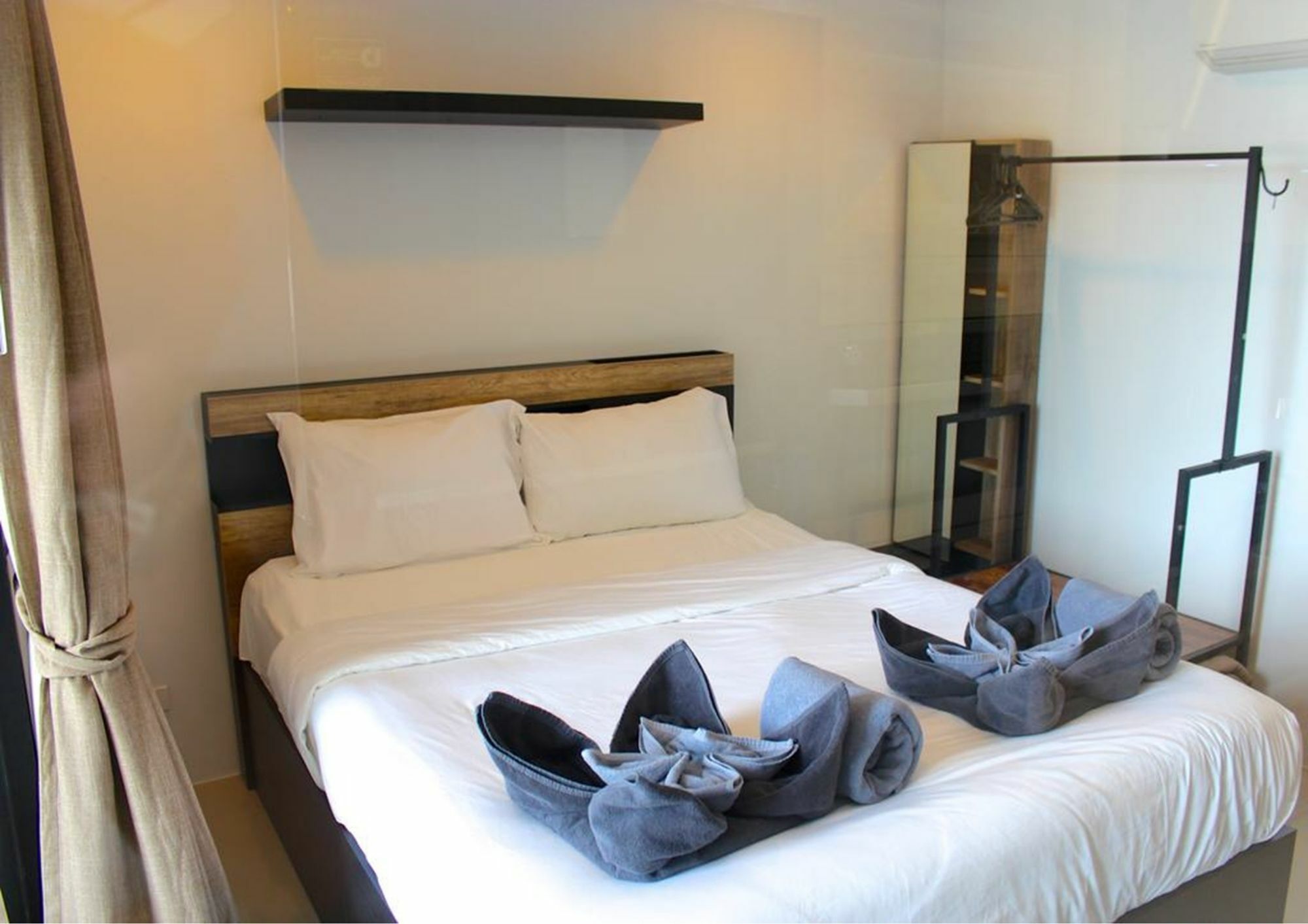 Little Paris Phuket Apartment Bagian luar foto